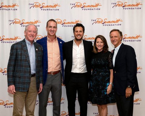 Private event at the Tennessee Residence raises funds to support fight against Alzheimer’s disease. (L to R) Archie Manning, Peyton Manning, Luke Bryan, Tennessee Governor Bill Haslam and First Lady Crissy Haslam.