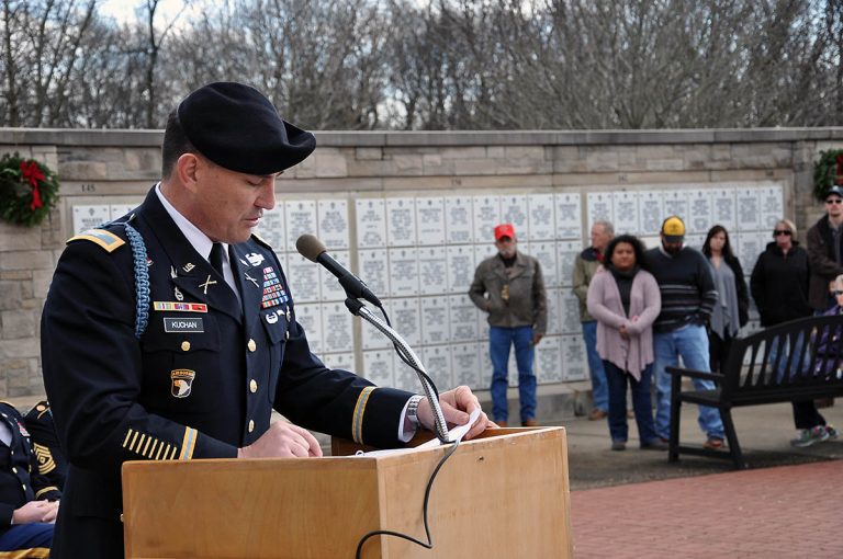 Wreaths Across America Volunteers place 2,950 wreaths at Kentucky