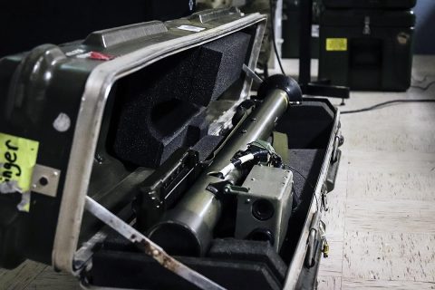 Developed in the United States, the FIM-92 Stinger Portable Air Defense System (MANPADS) entered service in 1981 and is used by the militaries of the United States and 29 other countries. It is principally manufactured by Raytheon Missile Systems (U.S. Army Photo Sgt. Aaron Daugherty) Developed in the United States, the FIM-92 Stinger Portable Air Defense System (MANPADS) entered service in 1981 and is used by the militaries of the United States and 29 other countries. It is principally manufactured by Raytheon Missile Systems (U.S. Army Photo Sgt. Aaron Daugherty)