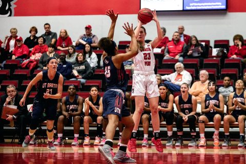 Austin Peay Women's Basketball freshman Maggie Knowles knocks down a three Saturday afternoon against UT Martin. (APSU Sports Information)