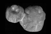 The most detailed images of Ultima Thule — obtained just minutes before the spacecraft’s closest approach at 12:33am EST on January 1st — have a resolution of about 110 feet (33 meters) per pixel. (NASA/Johns Hopkins Applied Physics Laboratory/Southwest Research Institute, National Optical Astronomy Observatory)