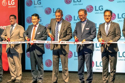 (From left to right): U.S. Rep. Mark Green, President & CEO of LG Electronics North America William Cho, Tennessee Gov. Bill Lee, President of the LG Home Appliance and Air Solutions Company Dan Song and South Korean Consul General Young-jun Kim cut the ceremonial ribbon for LG’s state-of-the-art washing machine factory in Clarksville, Tennessee.