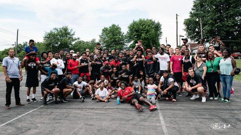 Austin Peay Football teams took time Wednesday to pick up litter as well as spending time with the children at Lincoln Homes. (APSU Sports Information)