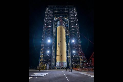 The largest piece of structural test hardware for America’s new deep space rocket, the Space Launch System, was loaded into Test Stand 4693 at NASA’s Marshall Space Flight Center in Huntsville, Alabama Jan. 14, 2019. The liquid hydrogen tank is part of the rocket’s core stage that is more than 200 feet tall with a diameter of 27.6 feet, and stores cryogenic liquid hydrogen and liquid oxygen that will feed the vehicle’s RS-25 engines. (NASA/Tyler Martin) The largest piece of structural test hardware for America’s new deep space rocket, the Space Launch System, was loaded into Test Stand 4693 at NASA’s Marshall Space Flight Center in Huntsville, Alabama Jan. 14, 2019. The liquid hydrogen tank is part of the rocket’s core stage that is more than 200 feet tall with a diameter of 27.6 feet, and stores cryogenic liquid hydrogen and liquid oxygen that will feed the vehicle’s RS-25 engines. (NASA/Tyler Martin)