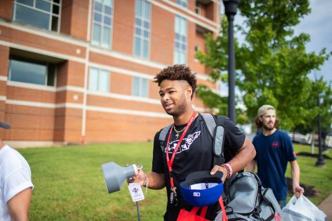 Freshmen move in day at Austin Peay State University. (APSU)