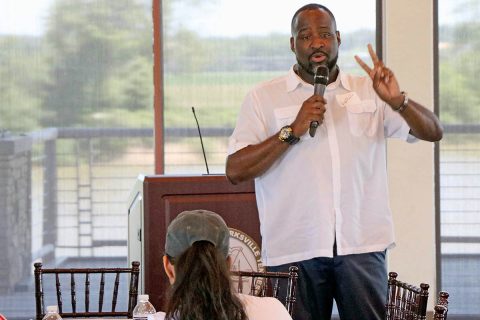 Clarksville Ward 2 Councilman Vondell Richmond speaks about building entrepreneurial capacity during a business.