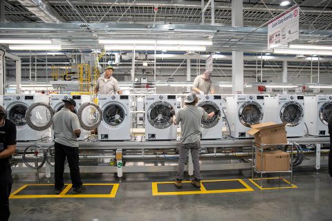 LG Employees working at the new smart washing machine factory based in Clarksville, TN, equipped with state-of-the-art automation, robotics, and engineered systems integration, employs 700 skilled employees who assemble top- and front-load washing machines. (LG Electronics)