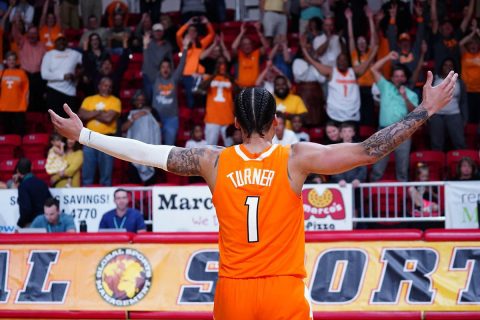 Tennessee Men's Basketball senior Lamonte Turner's Buzzer-Beating Bomb Lifts Vols Past VCU, 72-69. (UT Athletics) Tennessee Men's Basketball senior Lamonte Turner's Buzzer-Beating Bomb Lifts Vols Past VCU, 72-69. (UT Athletics)