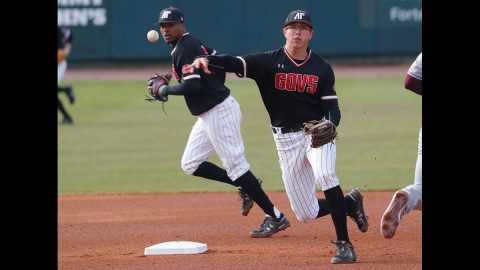 Austin Peay State University Baseball loses to Missouri State at Raymond C. Hand Park Thursday, 4-1. (Robert Smith, APSU Sports Information) Austin Peay State University Baseball loses to Missouri State at Raymond C. Hand Park Thursday, 4-1. (Robert Smith, APSU Sports Information)