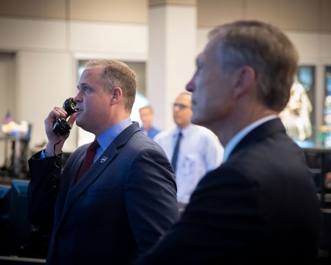 NASA Administrator Jim Bridenstine talks to Astronauts Doug Hurley and Bob Behnken after their arrival to station. (NASA / Bill Stafford)