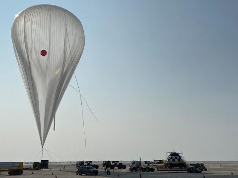A Boeing CST-100 Starliner test article prepares to mate with a high altitude balloon ahead of its final parachute reliability drop test at White Sands, New Mexico, on September 19th, 2020. (Boeing) A Boeing CST-100 Starliner test article prepares to mate with a high altitude balloon ahead of its final parachute reliability drop test at White Sands, New Mexico, on September 19th, 2020. (Boeing)