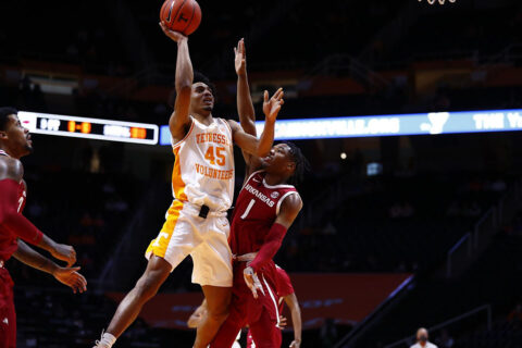 Tennessee Men's Basketball pulls out 79-74 win over Arkansas at Thompson-Boling Arena. (UT Athletics) Tennessee Men's Basketball pulls out 79-74 win over Arkansas at Thompson-Boling Arena. (UT Athletics)