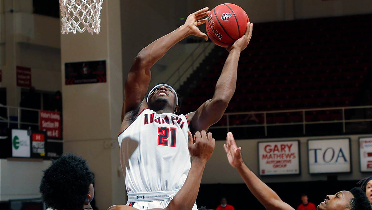 Austin Peay State University Men's Basketball senior Terry Taylor racks up 32 points and 14 rebounds in Saturday night win over Southeast Missouri at the Dunn Center. (Robert Smith, APSU Sports Information)