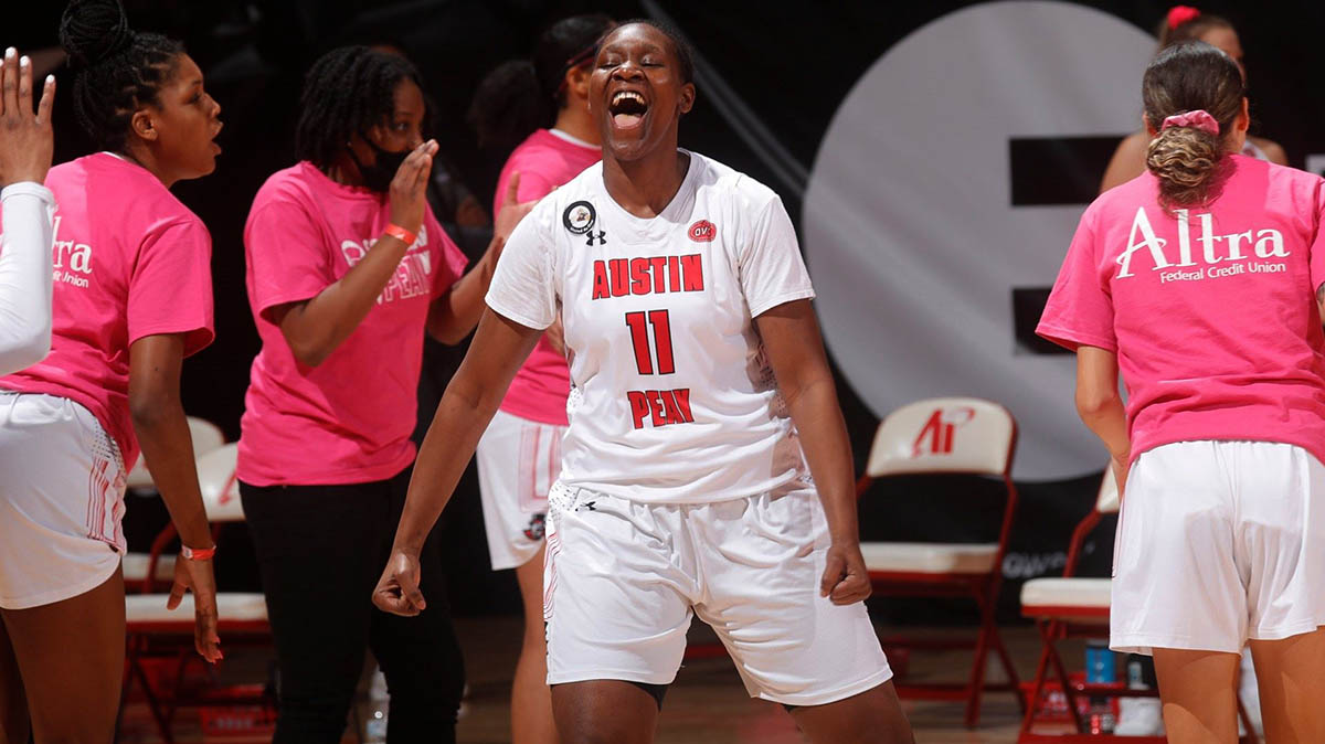 Austin Peay State University Women's Basketball freshman D'Shara Booker had 16 points and six rebounds in win over SIU Edwardsville at the Dunn Center, Thursday. (APSU Sports Information) Austin Peay State University Women's Basketball freshman D'Shara Booker had 16 points and six rebounds in win over SIU Edwardsville at the Dunn Center, Thursday. (APSU Sports Information)