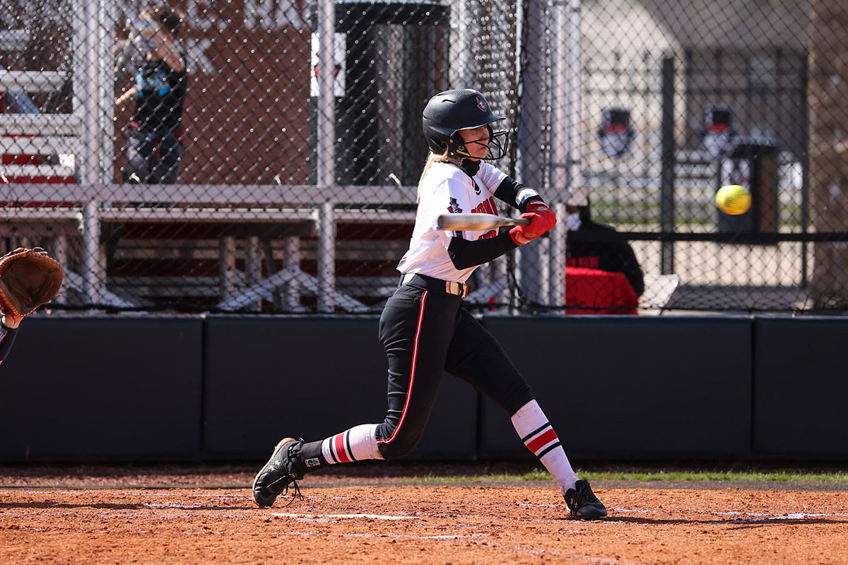 Austin Peay State University Softball falls at SIU Edwardsville, 2-1