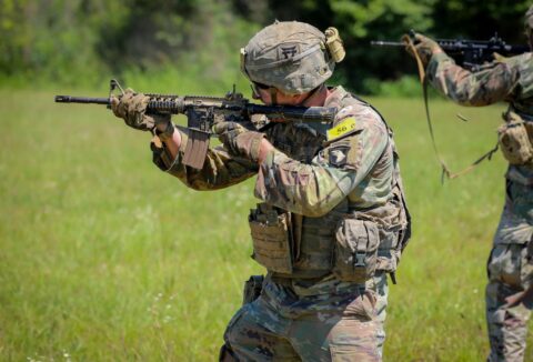 101st Airborne Division held a Best Air Assault Competition at Fort Campbell as part of the Week of the Eagles. (Staff Sgt. Michael Eaddy) 