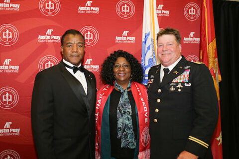 CW3 (R) Scott Schroeder (right) is honored during the Military Alumni Dinner. (APSU)