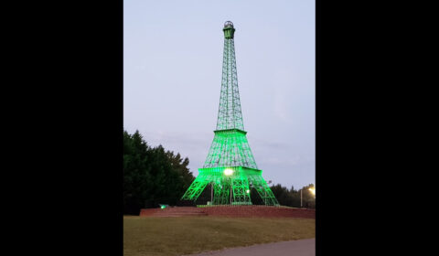 Eiffel Tower in Paris Eiffel Tower in Paris