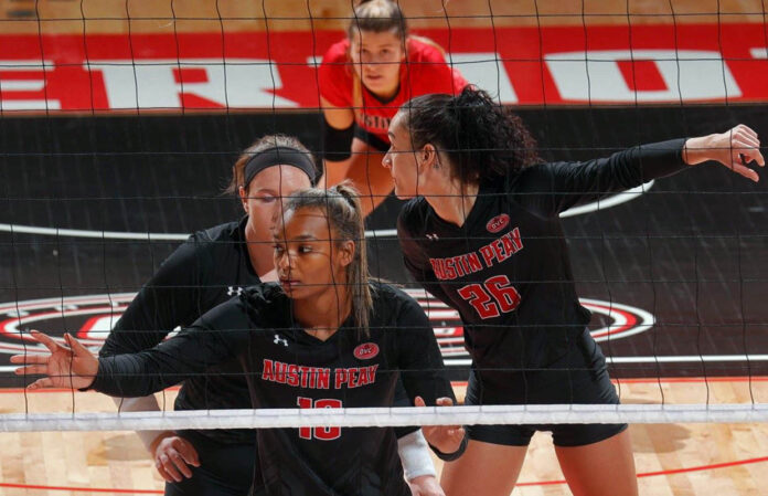 Austin Peay State University Women's Volleyball faces rival Murray State Racers in battle for all-time series lead. (Robert Smith, APSU Sports Information)