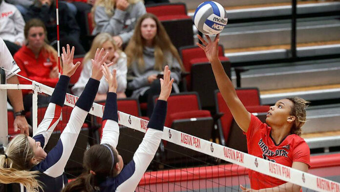Austin Peay State University Volleyball picks up ninth sweep of the season in win over Belmont Bruins in the Dunn Center, Friday. (Robert Smith, APSU Sports Information)