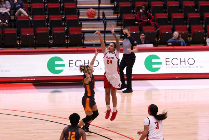 Austin Peay State University Women's Basketball senior Yamia Johnson led the Govs with 17 points Tuesday afternoon in win over UT Southern at the Dunn Center. (Mark Haynes, www.clarksvilleonline.com)