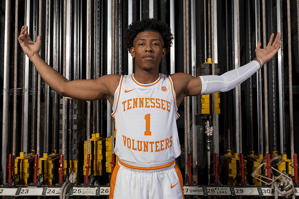 #16 Tennessee Vols Basketball travels to #23 Arkansas, Saturday