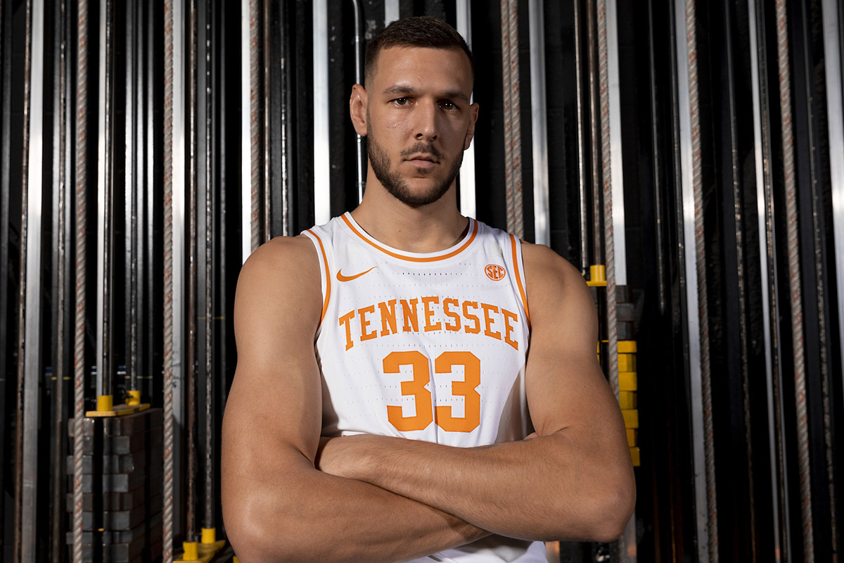 #17 Tennessee Vols Basketball faces Missouri on the road, Tuesday