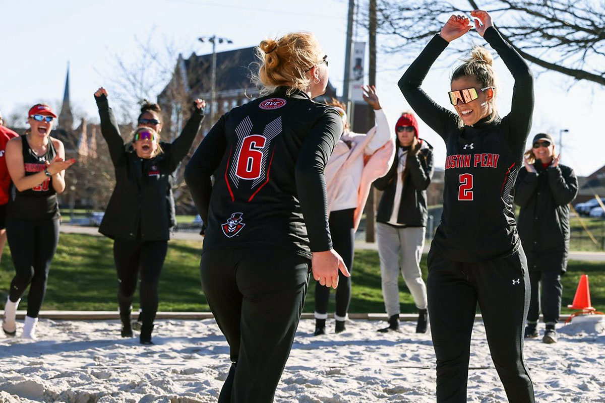 Austin Peay State University Beach Volleyball defeats Jacksonville State, UT Martin