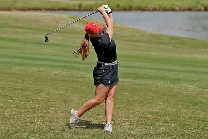 Austin Peay State University Women's Golf senior Shelby Darnell leads Govs at weather-shortened Jan Weaver Invitational. (Colby Wilson, APSU Sports Information)