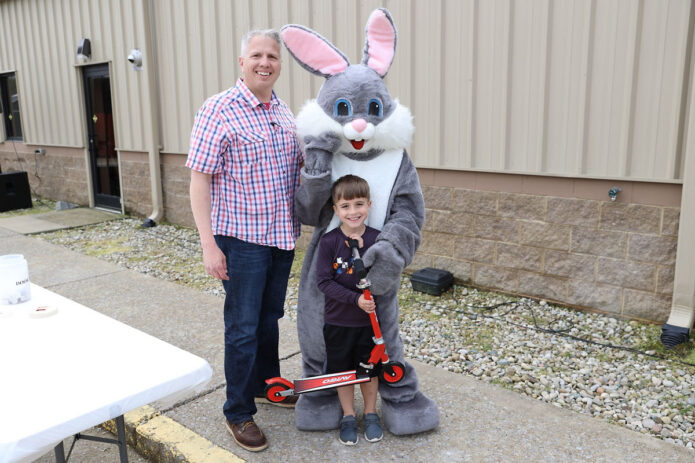 Yellow Creek Baptist Church Community Easter Egg Hunt. (Mark Haynes, ClarksvilleOnline.com)