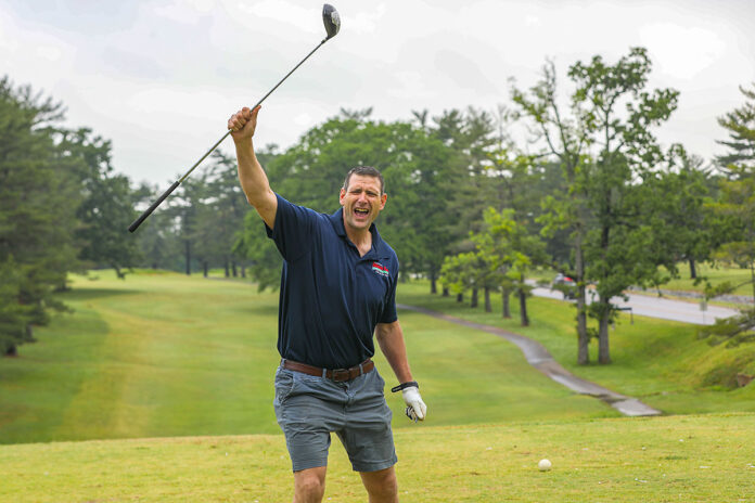 1st. Sgt. William grzeszak of the 101st Airborne Division (Air Assault) participate in the week of the eagles golf tournament May 22nd, Fort Campbell, KY. The tournament is one of many Espirit De Corps events as part of Fort Campbell’s Week of the Eagle celebration. (Spc. John Simpson, 40th Public Affairs Detachment)