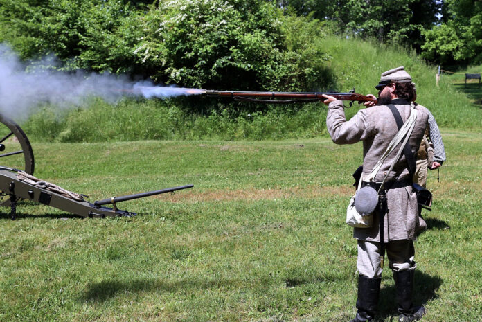 March to the Past at Fort Defiance. (Mark Haynes, Clarksville Online)