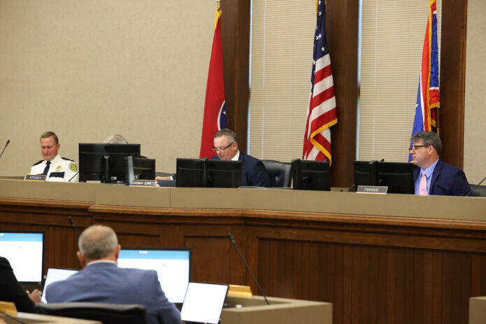 Montgomery County Mayor Jim Durrett addressing the Montgomery County Commissioners. (Mark Haynes, Clarksville Online)