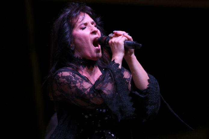 Shareen Ann King, Barracuda, America's Heart Tribute Band. (Mark Haynes, Clarksville Online)