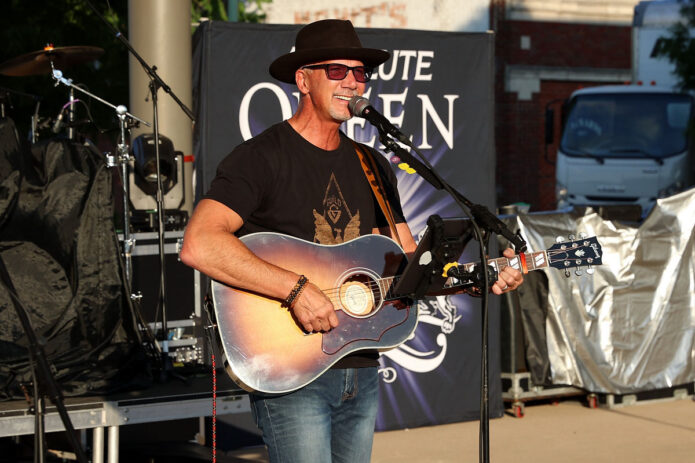 Wesly Beeler playing at Downtown @ Sundown. (Mark Haynes, Clarksville Online)