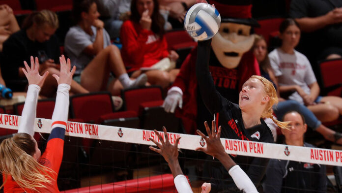 Austin Peay State University Volleyball sweeps Jacksonville at the Dunn Center. (Robert Smith, APSU Sports Information)