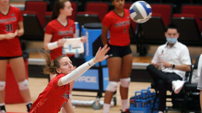 Austin Peay State University Volleyball uses 17-block performance to down Toledo in five sets. (Robert Smith, APSU Sports Information)