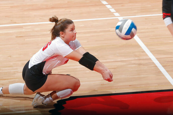 Austin Peay State University Volleyball senior Erin Eisenhart had 27 digs in loss at Lipsccomb. (Robert Smith, APSU Sports Information)