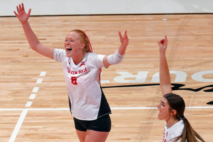 Austin Peay State University Volleyball's Tegan Seyring and Mikayla Powell errorless in straight-set victory over Queens. (Robert Smith, APSU Sports Information)