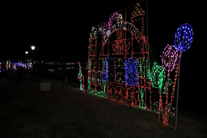 Christmas on the Cumberland. (Clarksville Online)