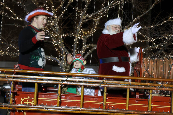 Clarksville Lighted Christmas Parade. (Mark Haynes, Clarksville Online)