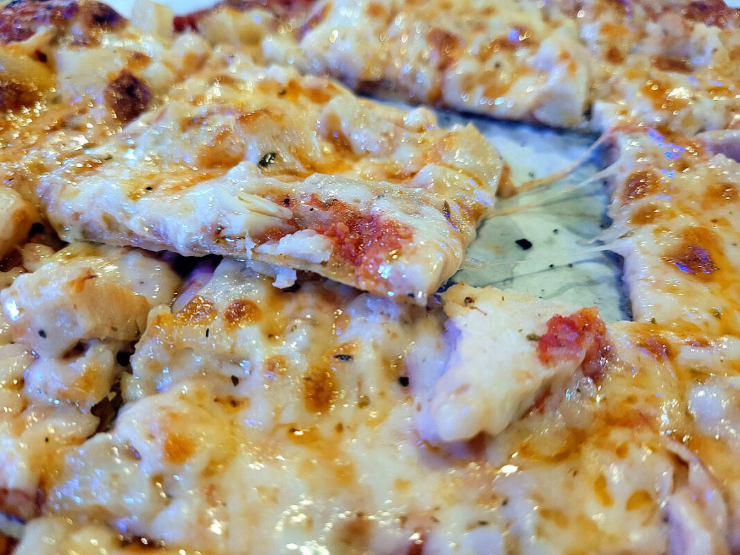 Camacho’s Famous thin crust pizza. (Tony Centonze, Clarksville Online)