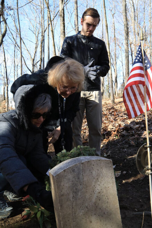 Mt. Olive Cemetery Wreath Laying Ceremony. (Clarksville Online)