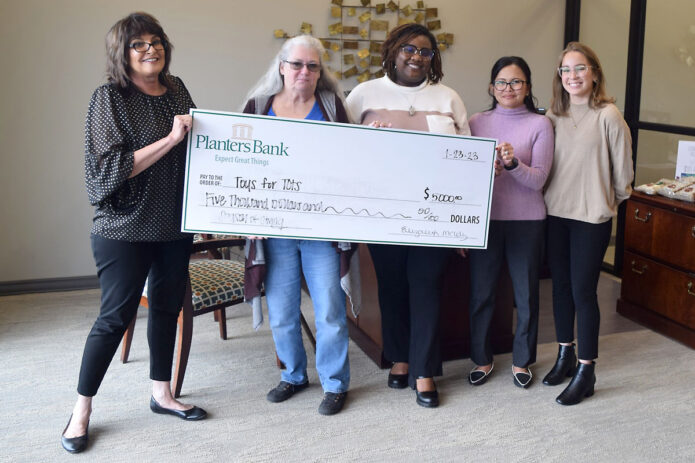 Planters Bank donates to Toys for Tots