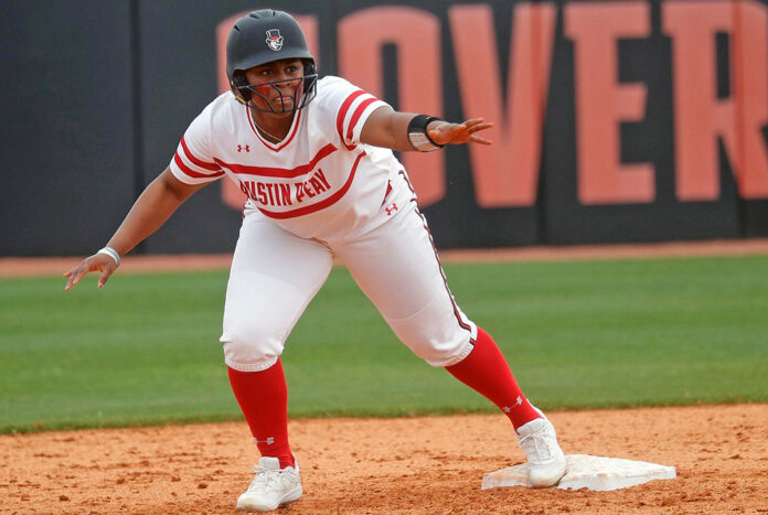Austin Peay State University Softball holds all the cards versus Evansville Aces, takes second place at Spring Fling. (Robert Smith, APSU Sports Information)