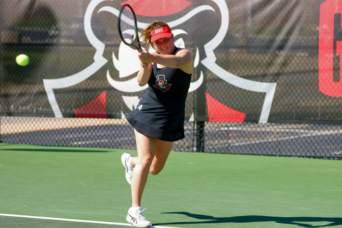 Austin Peay State University Women's Tennis earns second-straight sweep in win over Eastern Kentucky. (Alex Allard, APSU Sports Information)