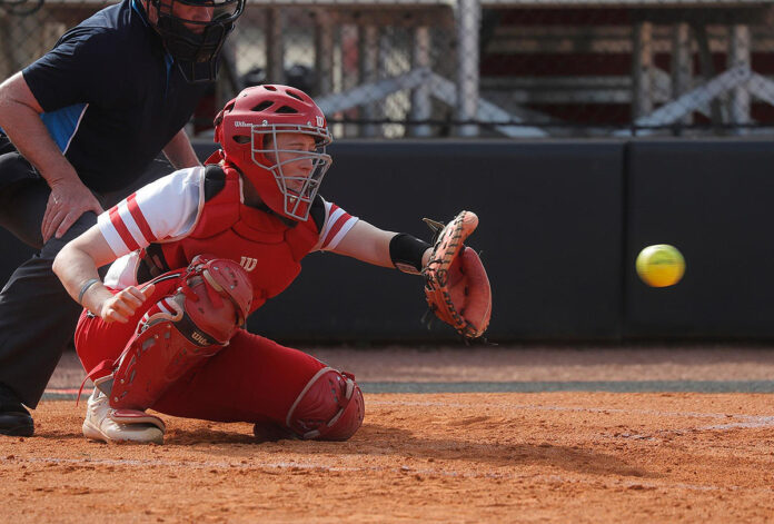 Early scoring burst powers Austin Peay State University Softball past Chattanooga. (Robert Smith, APSU Sports Information)