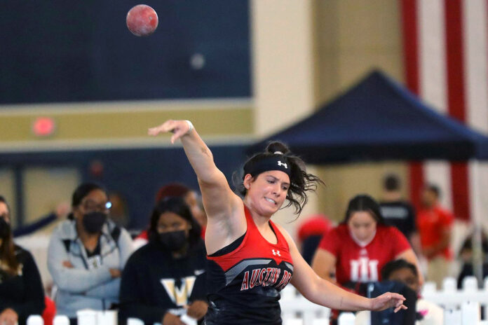Austin Peay State University Track and Field wraps up regular season with seven top 10 finishes in Nashville. (Robert Smith, APSU Sports Information)