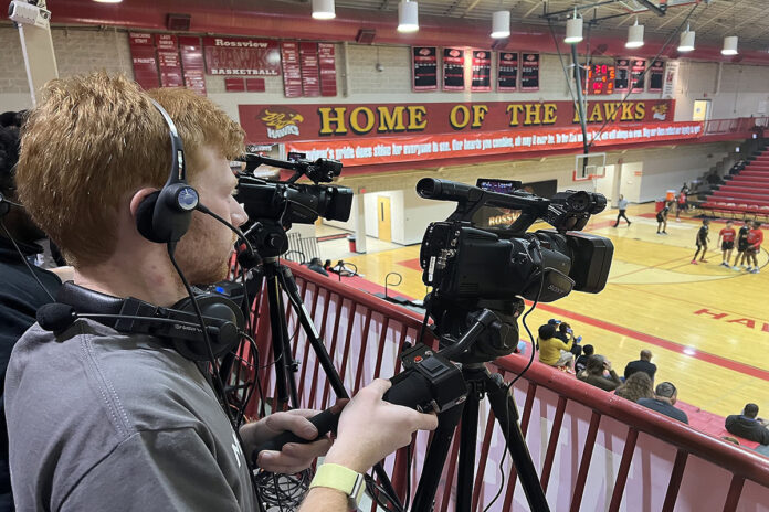 Austin Peay State University Sports broadcasting majors cover a live basketball game at Rossview High. (APSU)