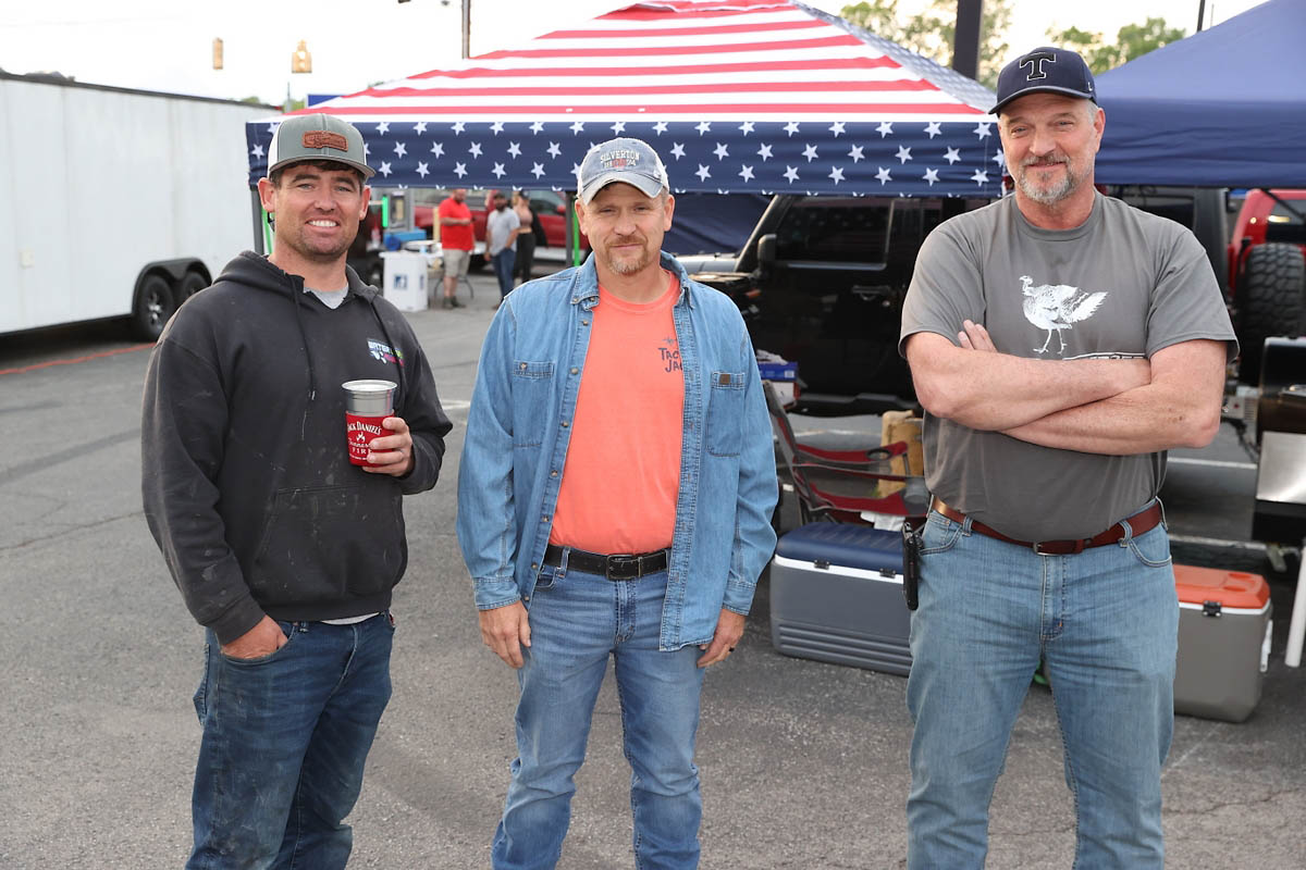 2023 Hilltop Supermarket BBQ Cookoff Friday night kickoff party. (Mark Haynes, Clarksville Online) 2023 Hilltop Supermarket BBQ Cookoff Friday night kickoff party. (Mark Haynes, Clarksville Online)